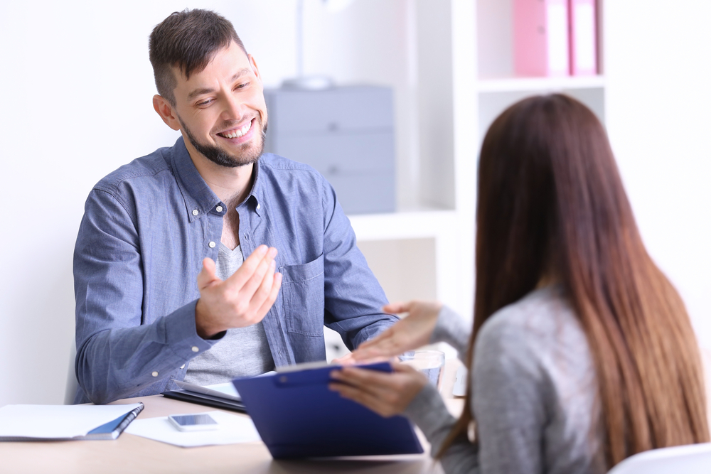 How to Avoid Making These 6 Body Language Mistakes in Your Interviews